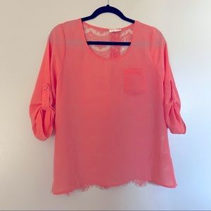 New E&M | Coral Button Down Back Lace Loose Fit Frayed Hem 3/4 Sleeve Blouse, M